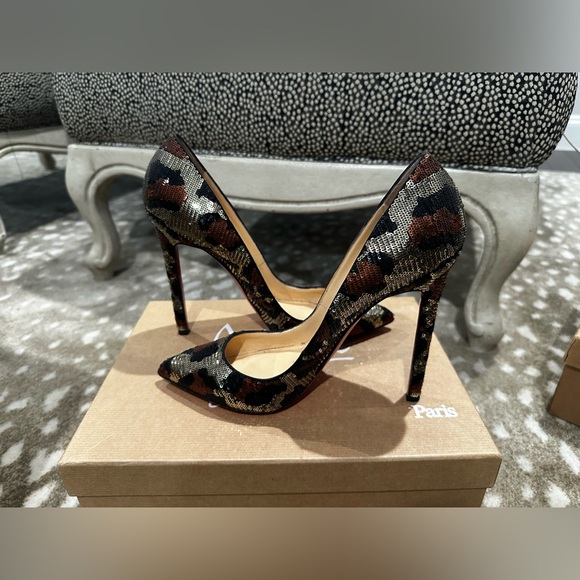 Christian Loubition Sequins Cheetah Pumps. Size 38 - Picture 7 of 13